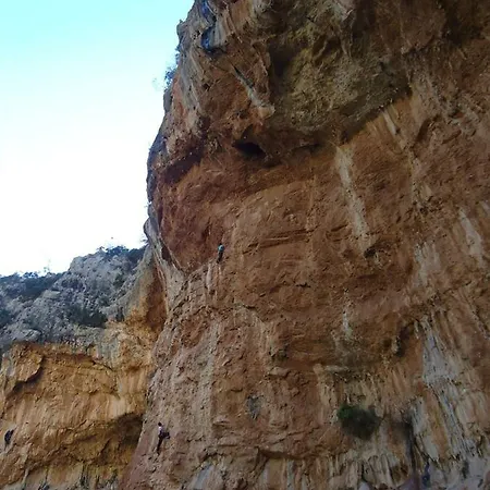 Climb2red Leonídion